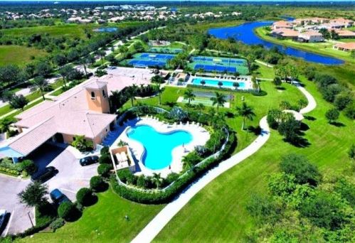 10774 Dardanelle Dr, Fort Pierce FL  34987-2145 exterior