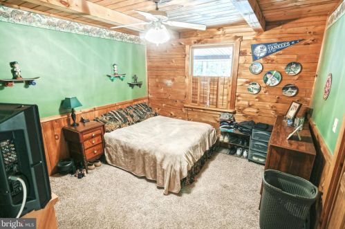 315 Bacon Rd, Red Lion PA  17356-8887 exterior