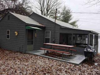 6221 Dot Hill Way, Cambridge, NY 12816-2439