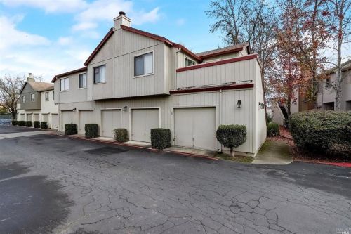 2527 Westberry Dr, Santa Rosa CA 95403-4136 exterior