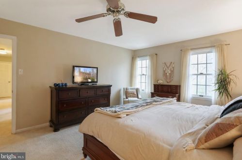 5550 Wide Oak Ct, Woodbridge VA  22192-6036 exterior