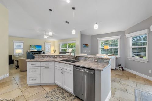 23463 Olde Meadowbrook Cir, Bonita Springs FL 34134-9132 exterior