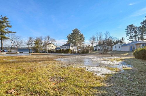 214 Chases Grove Rd, Derry NH  03038-5836 exterior