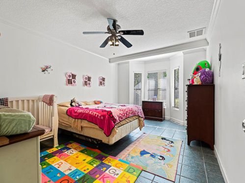 1050 31 Ave, Vero Beach FL 32960-4096 exterior