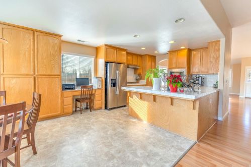 679 Apricot Ct, Los Banos CA  93635-9691 exterior