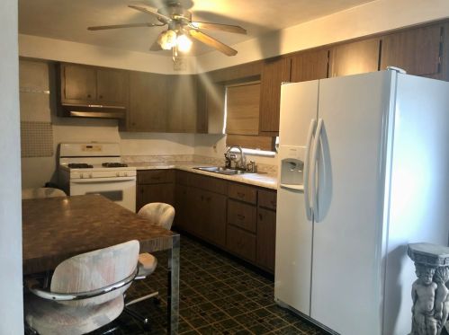 843 Ohio Ave, Glassport, PA 15045-1632