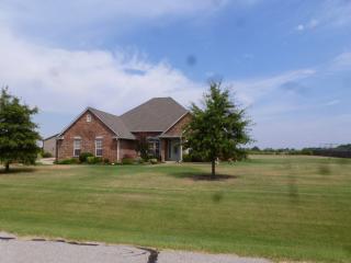 14701 Karly Ln, Yukon, OK 73099-8562
