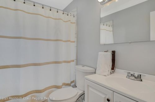 7 Danemar Dr, Middletown NJ  07748-3607 exterior