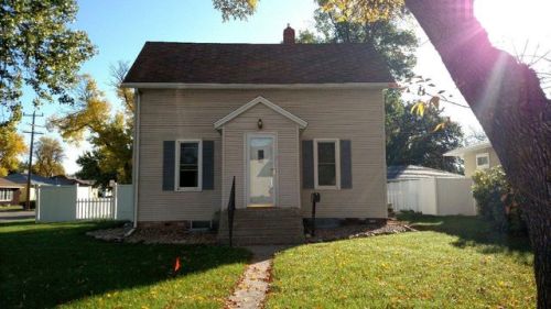 1214 4th Ave, Jamestown ND  58401-3225 exterior