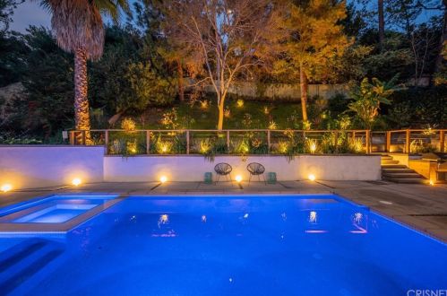 3320 Longridge Ave, Van Nuys, CA 91423-4912