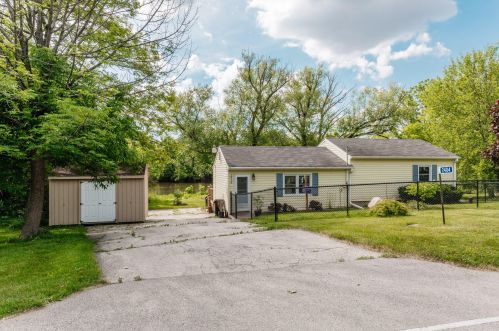 2404 River Rd, Waterford WI  53185-5071 exterior
