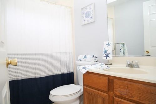 853 Boston Neck Rd, South Kingstown RI  02882-2904 exterior