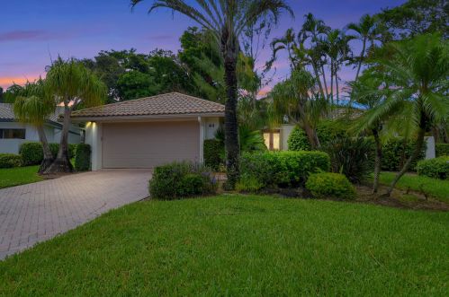 44 Hampshire Ln, Boynton Beach, FL 33436-7414