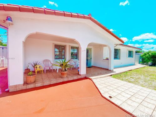 5491 6th Ct, Hialeah, FL 33012-2543