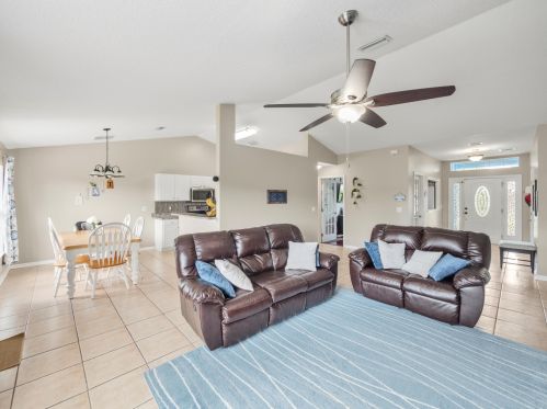 566 Sea Holly Ter, Port Saint Lucie FL  34984-3552 exterior