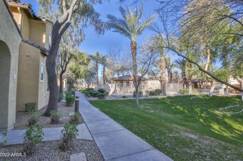 451 Hawes Rd, Mesa, AZ 85208-1544