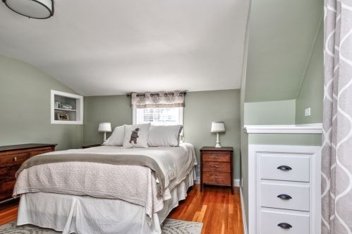 11 Macarthur Rd, Natick MA 01760-2937 exterior