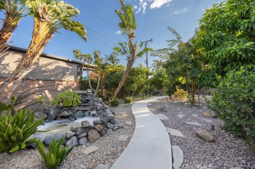 10026 Mattock Ave, Downey CA  90240-3529 exterior