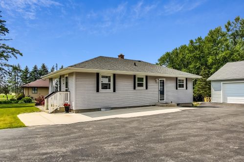 25206 Kickapoo Dr, Kansasville WI  53139-9708 exterior