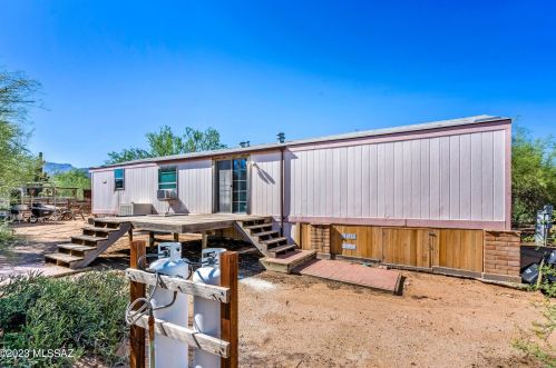 6050 Van Ark Rd, Tucson, AZ 85743-9380