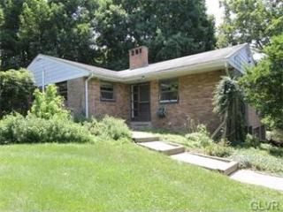 5060 Huckleberry Rd, Orefield, PA 18069-9528