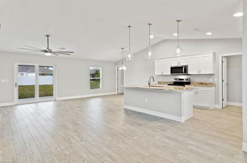 703 25th Ter, Cape Coral, FL 33914-7710