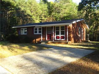 3038 Walsh St, Winston Salem, NC 27107-2538