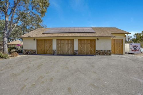 556 Willowside Rd, Santa Rosa, CA 95401-5549