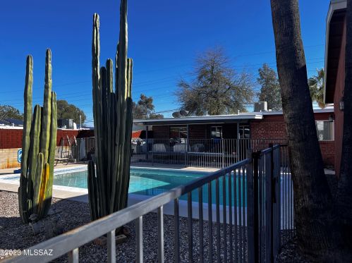 5801 5th St, Tucson, AZ 85711-2403