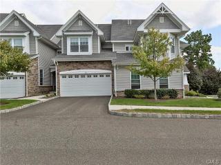 28 Tucker St, Danbury, CT 06810-5133