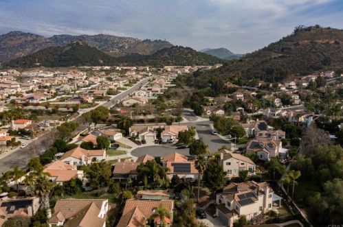 1325 Linsay Pl, Escondido CA  92026-3606 exterior