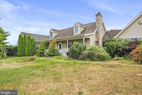 674 Browntown Rd, Boyce, VA 22620-2226