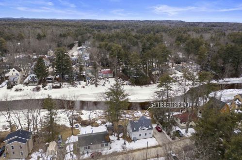 54 Tibbetts Rd, Fremont NH  03044-3573 exterior