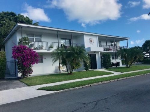 3613 Washington Rd, West Palm Beach, FL 33405-1984