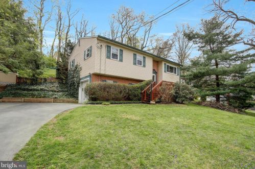 27 Scout Ln, Hummelstown, PA 17036-9341