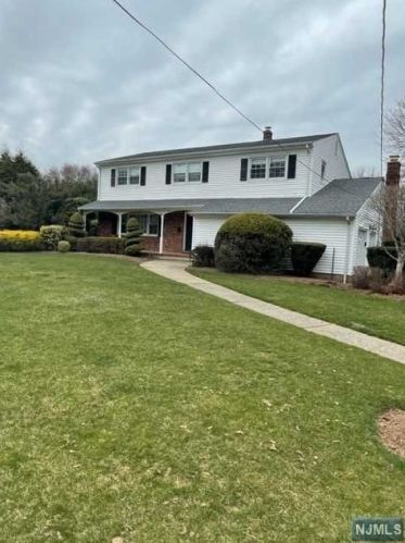 77 Blanch Ave, Closter NJ  07624-1303 exterior