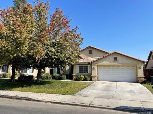 10204 Pyramid Peak Dr, Bakersfield, CA 93311-3230