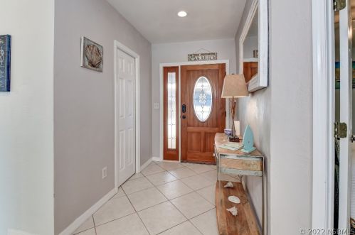 4241 Atlantic Ave, Daytona Beach FL 32127-7004 exterior