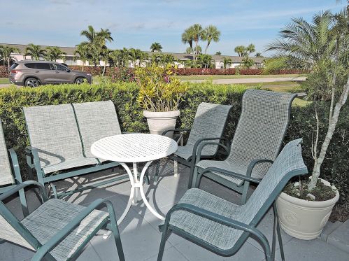 2825 Crosley Dr, West Palm Beach, FL 33415-8407