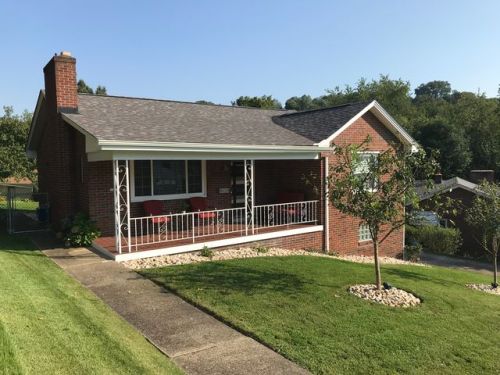 104 Hawthorne St, Canonsburg, PA 15317-3820