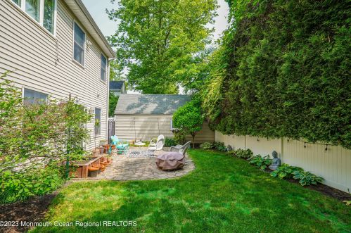 17 Grant Pl, Tinton Falls NJ  07701-2117 exterior