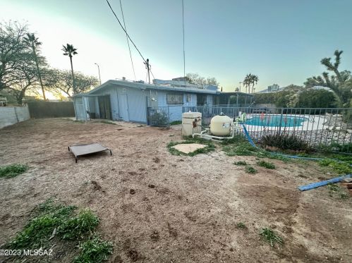 110 Montego Dr, Tucson AZ  85710-1315 exterior