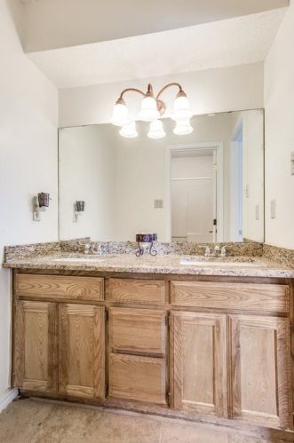 205 Meadow Ln, Denton TX  76207-7410 exterior