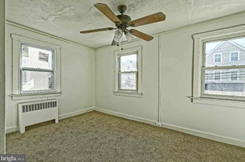 25 Green St, Pilesgrove NJ 08098-1136 exterior