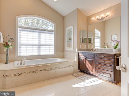 20500 Stone Fox Ct, Leesburg VA 20175-7223 exterior