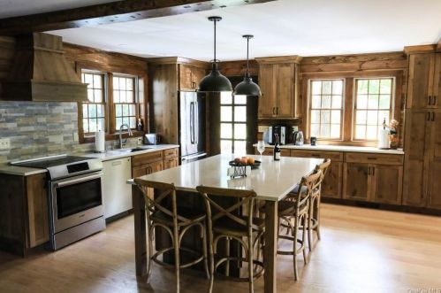93 Woods Rd, Greenwood Lake NY  10925-4404 exterior