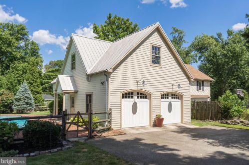 737 Hoover Rd, Blue Bell PA  19422-2015 exterior