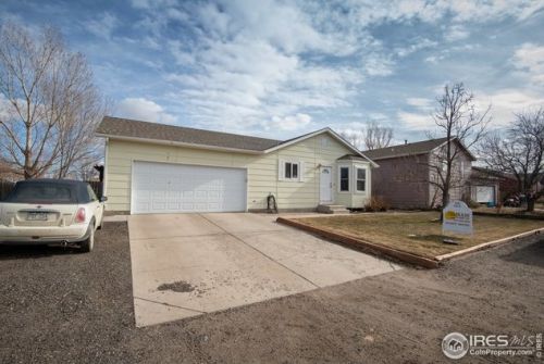 304 Suzann St, Hoyt, CO 80654-1402