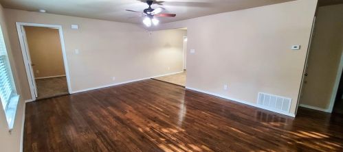 210 Washington St, Cleburne, TX 76031-5121