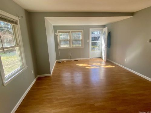 5 Louis Ave, Valley Cottage NY  10989-2327 exterior